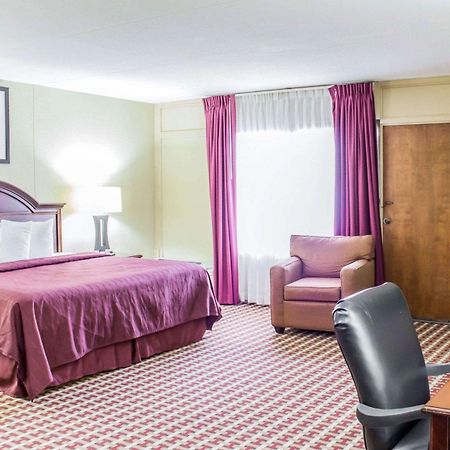 Quality Inn & Suites Fayetteville Eksteriør billede