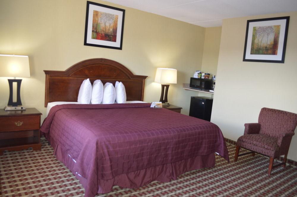 Quality Inn & Suites Fayetteville Eksteriør billede