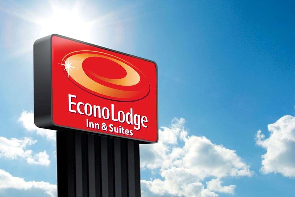 Quality Inn & Suites Fayetteville Eksteriør billede