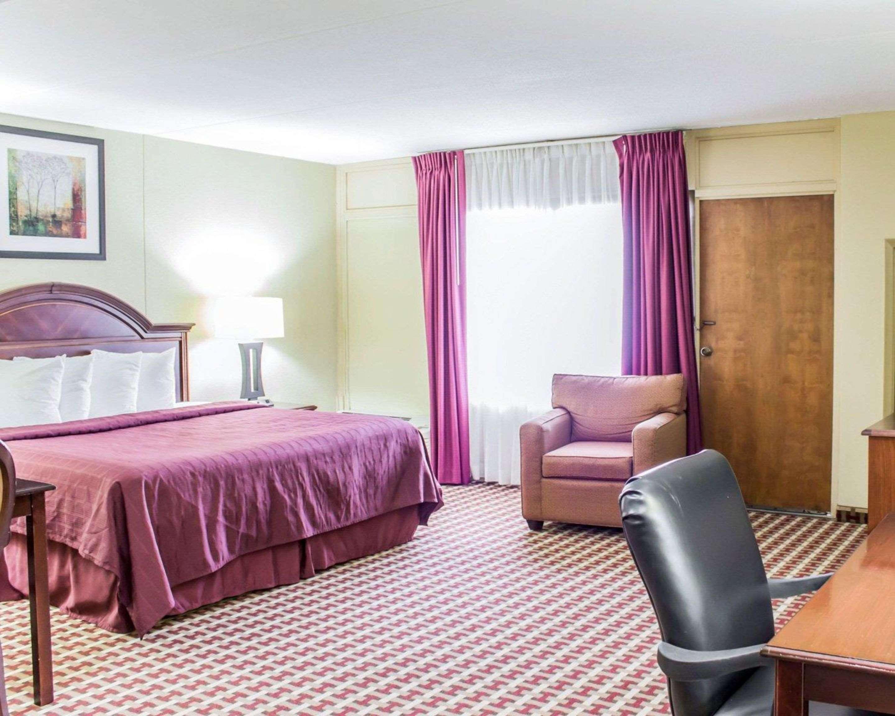 Quality Inn & Suites Fayetteville Eksteriør billede
