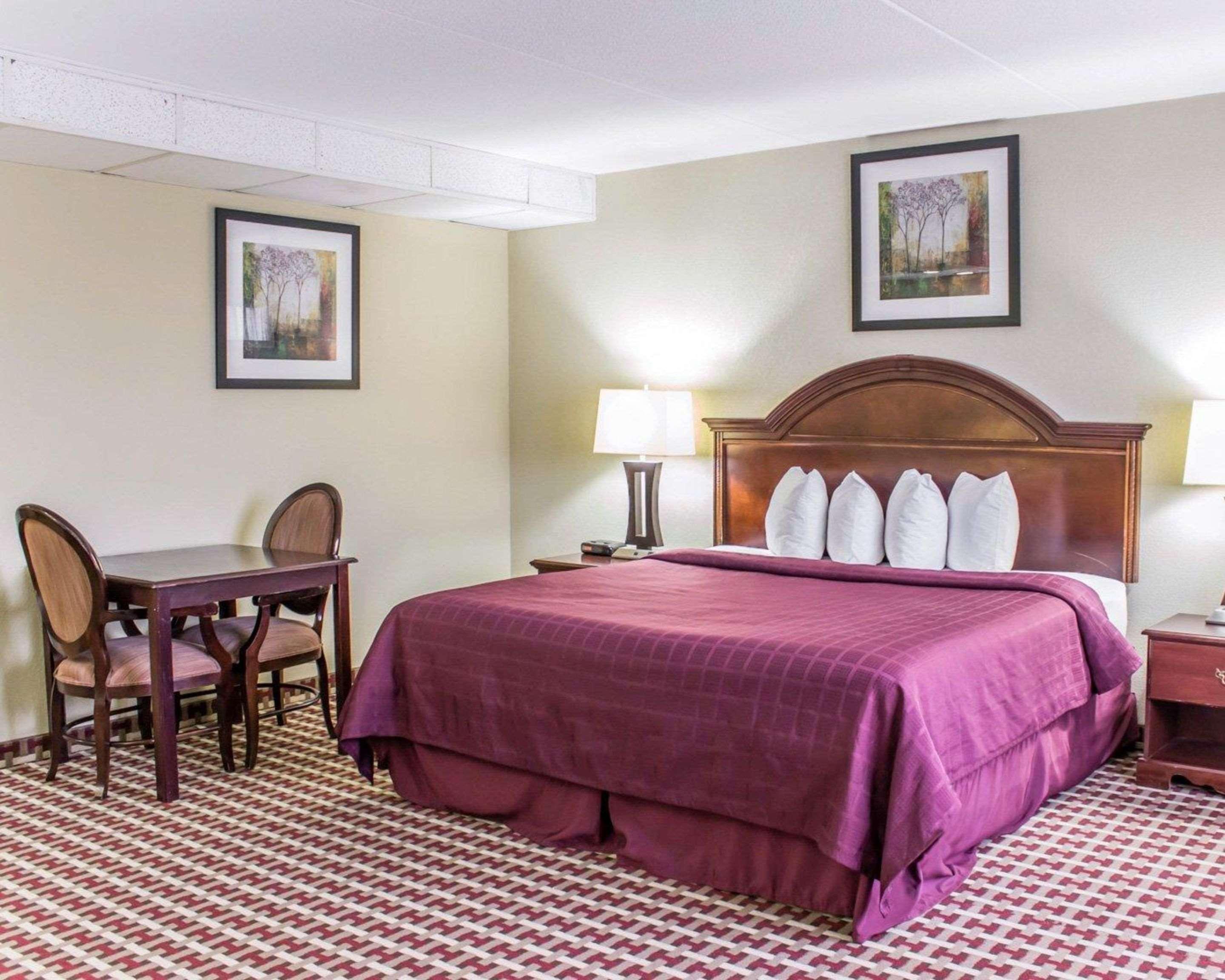 Quality Inn & Suites Fayetteville Eksteriør billede