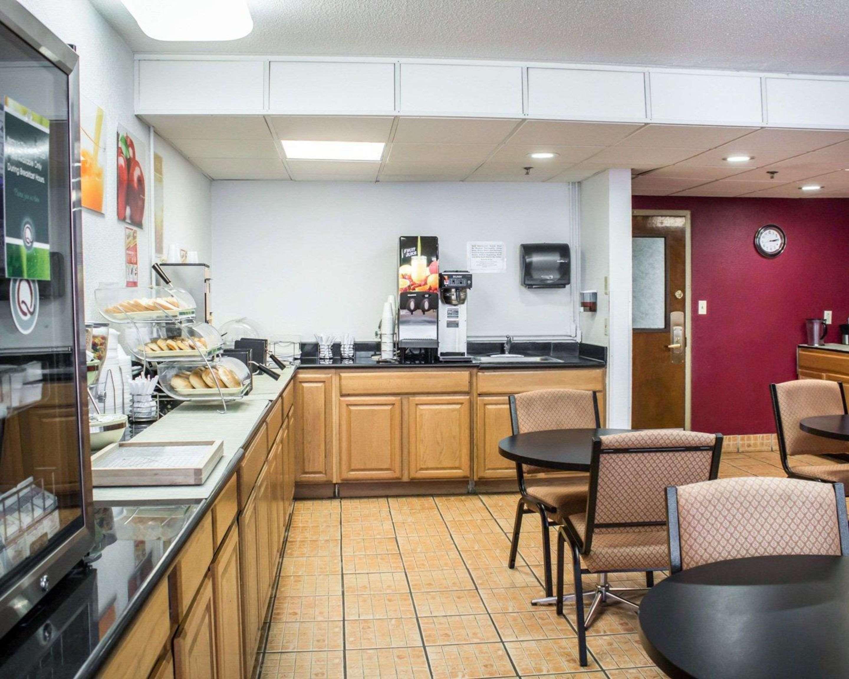 Quality Inn & Suites Fayetteville Eksteriør billede