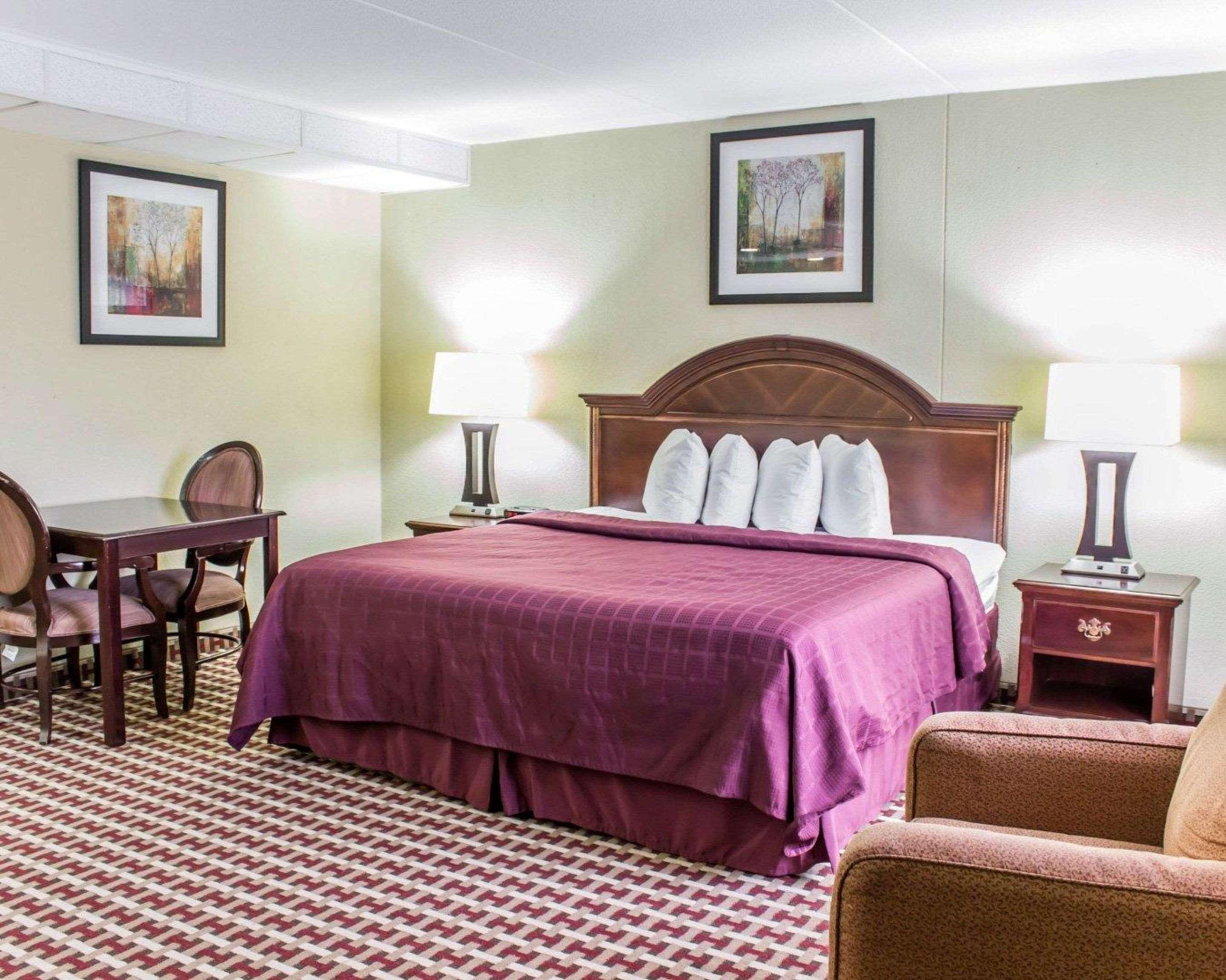 Quality Inn & Suites Fayetteville Eksteriør billede