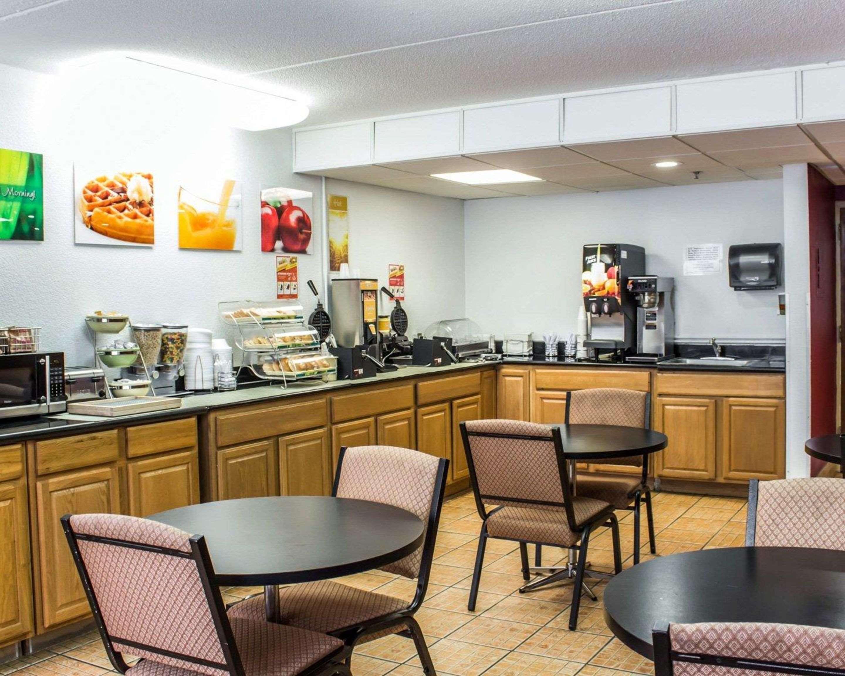 Quality Inn & Suites Fayetteville Eksteriør billede