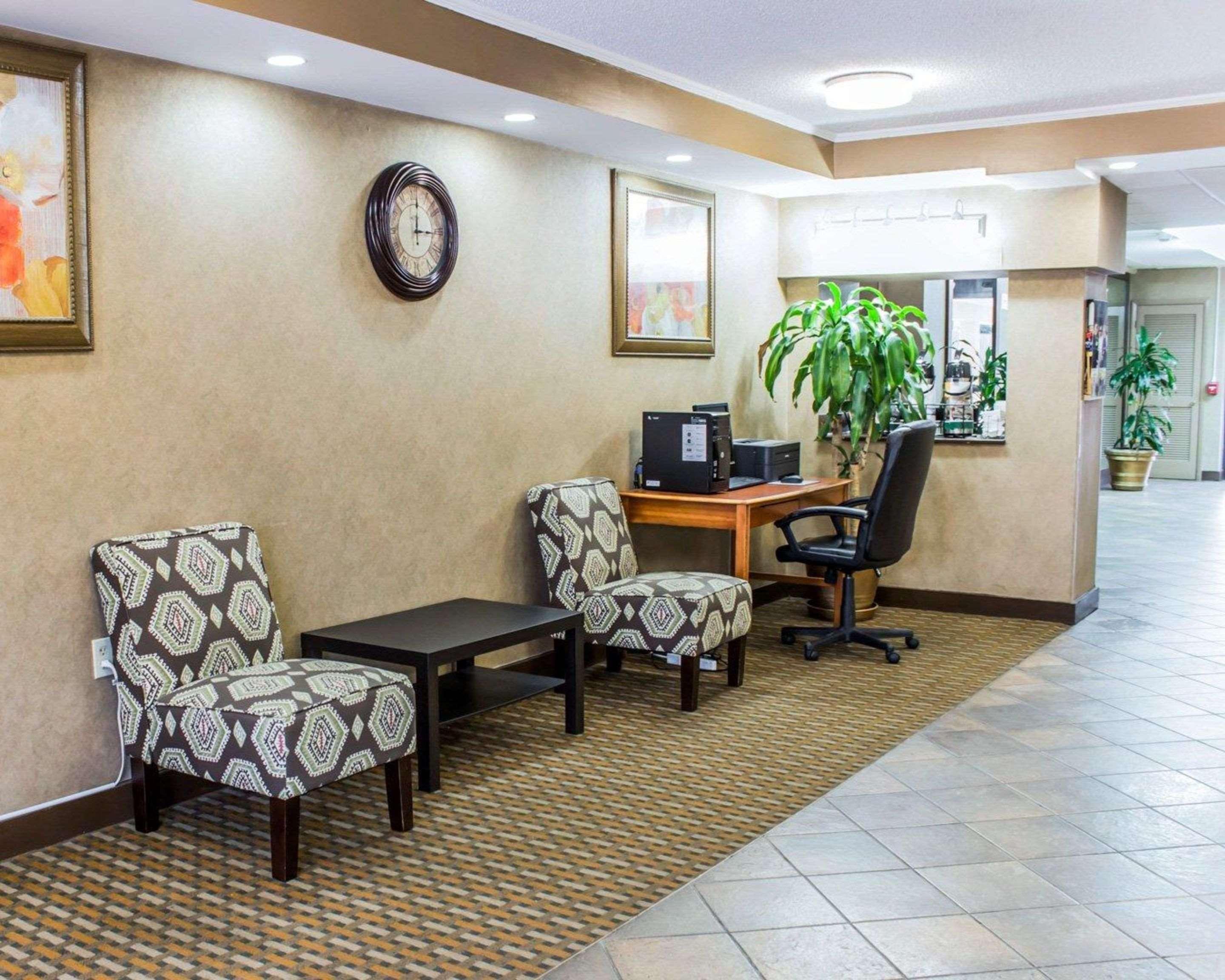 Quality Inn & Suites Fayetteville Eksteriør billede