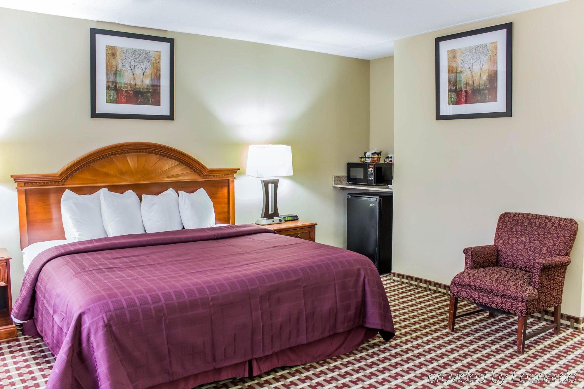 Quality Inn & Suites Fayetteville Eksteriør billede