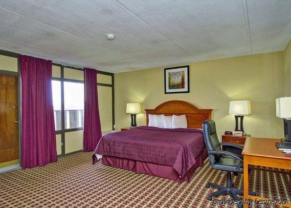 Quality Inn & Suites Fayetteville Eksteriør billede