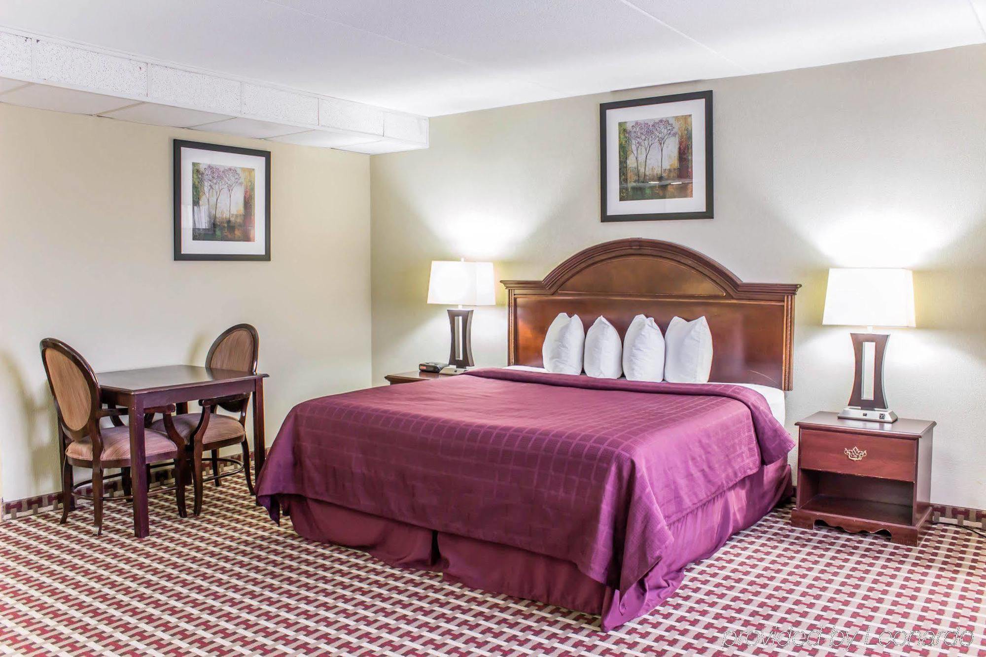 Quality Inn & Suites Fayetteville Eksteriør billede